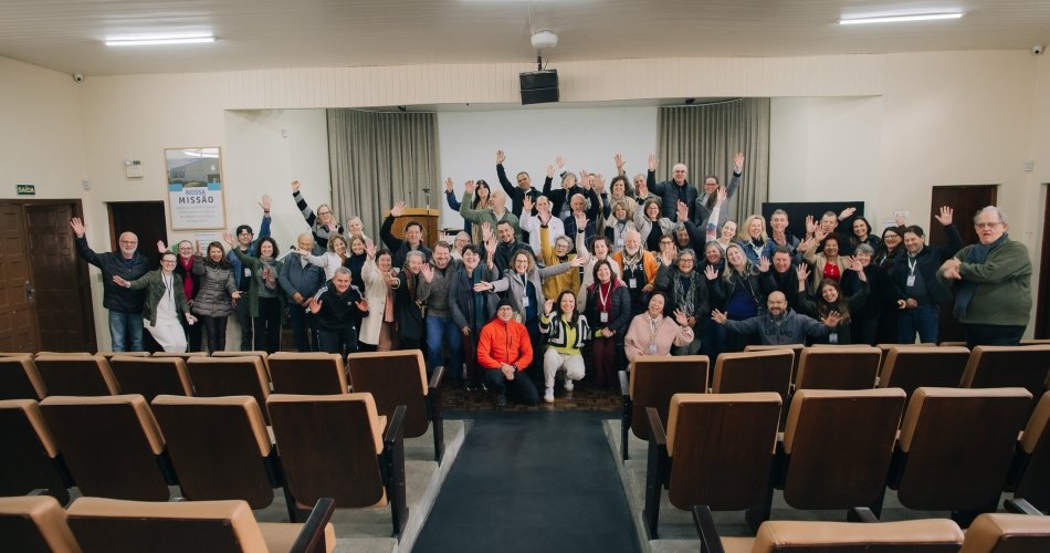 Oficina “Trabalha e Serve” reuniu trabalhadores e estudantes no CEEFA